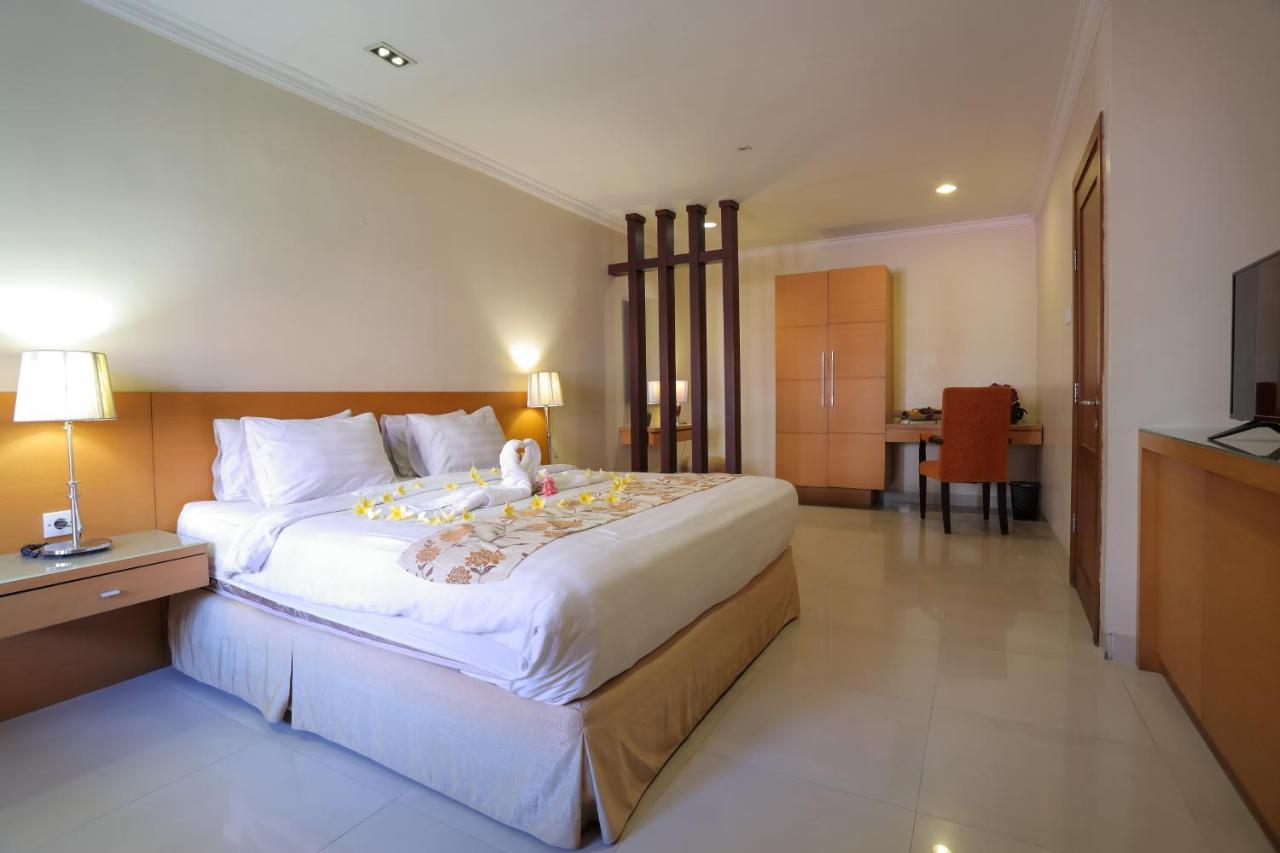 Country Heritage Hotel Surabaya Exterior photo