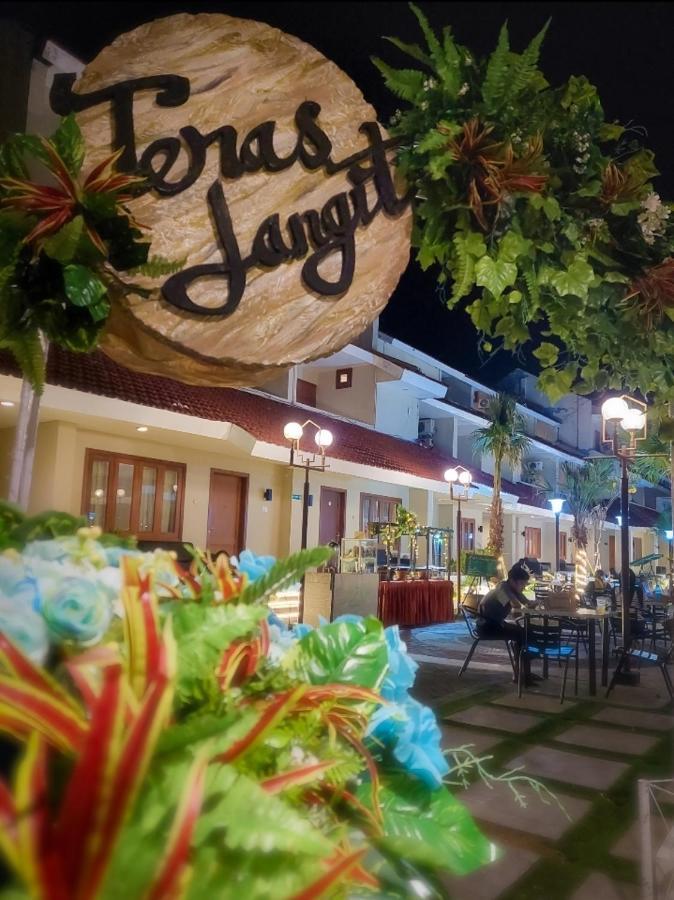 Country Heritage Hotel Surabaya Exterior photo